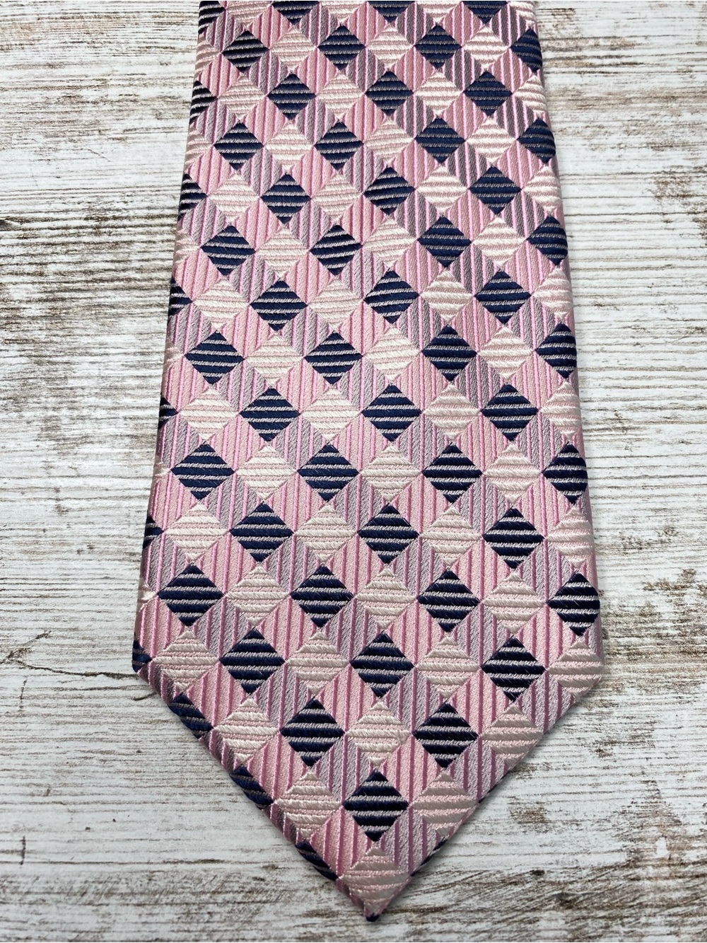 True Forum Men's Pink Geometric Pattern Silk Tie with Navy Accents 60”